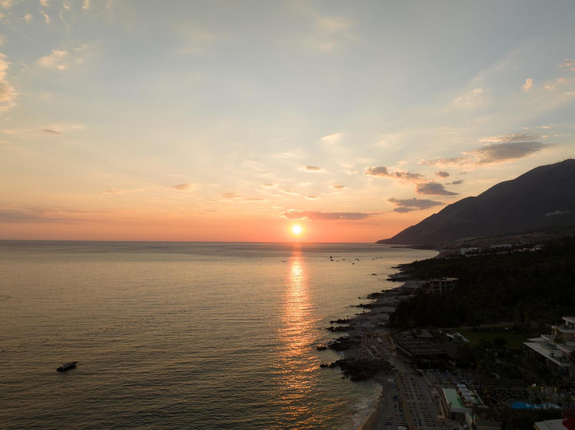 Beyond A Luxury Boutique Hotel Dhërmi 외부 사진